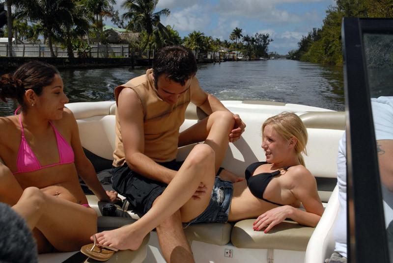20P Squealing babe rocks the boat.|Boozed stud hasty banging harlot.|Clean shaved sn