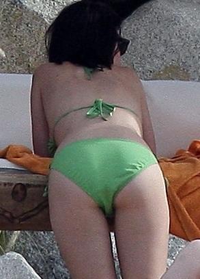 16P Katy Perry sexy big boobs in a bikini