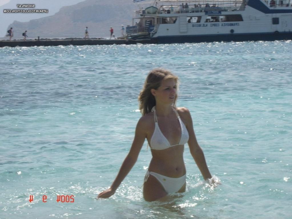 12P Bikini models entertain in the warm waves