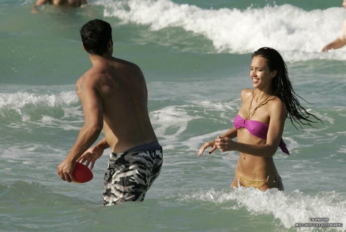 12P Bikini models entertain in the warm waves