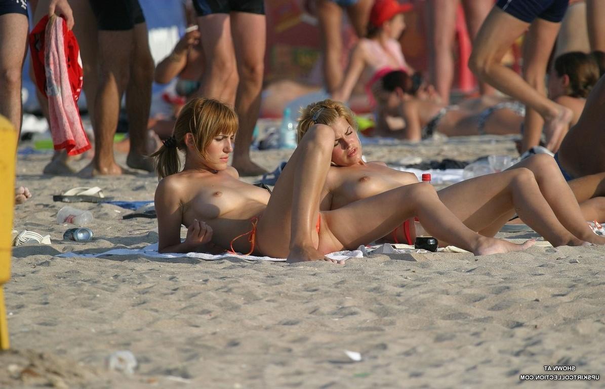 12P Tiny bikini panties look great on suntanned girls