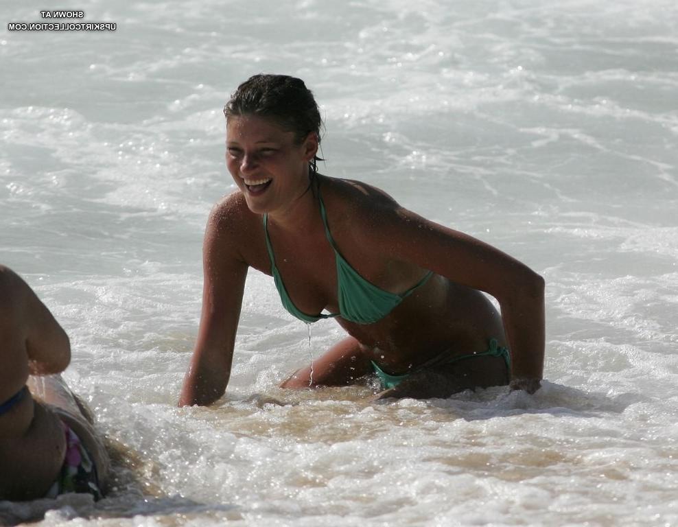 12P Bikini girls love getting sun tanned on the beach