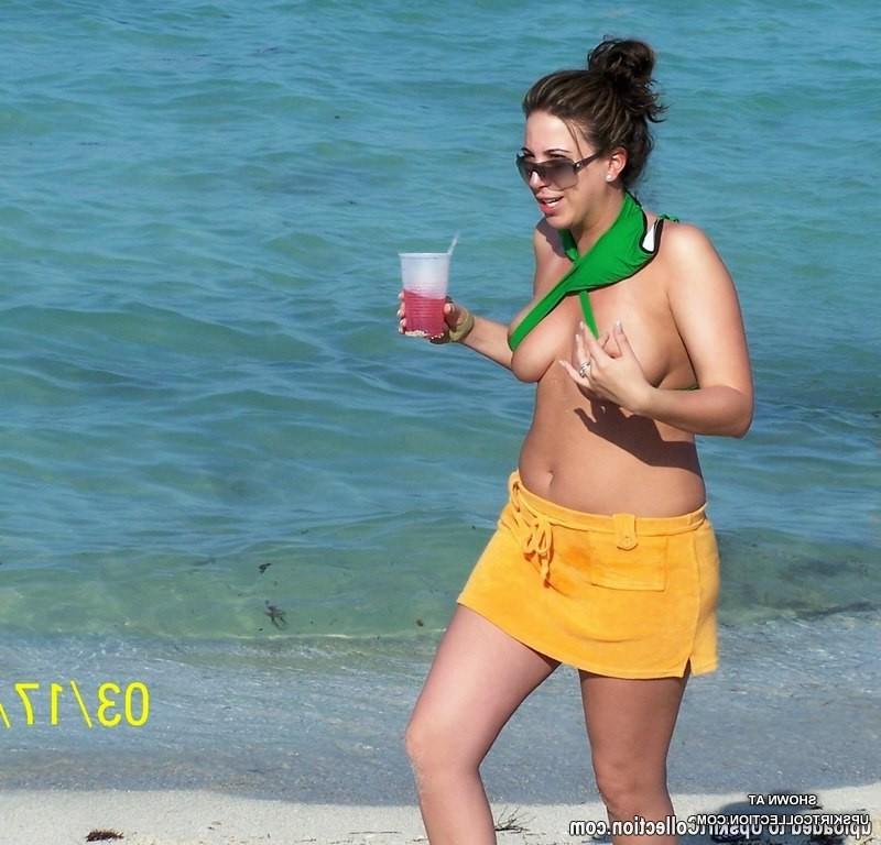 12P Bikini girls love getting sun tanned on the beach