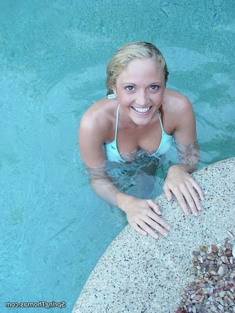 16P Girl in bikini masturbates in a swimming pool