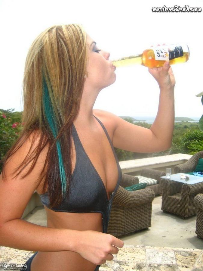 16P Kari Sweets in Puerto Rico enjoing some beer in a bikini