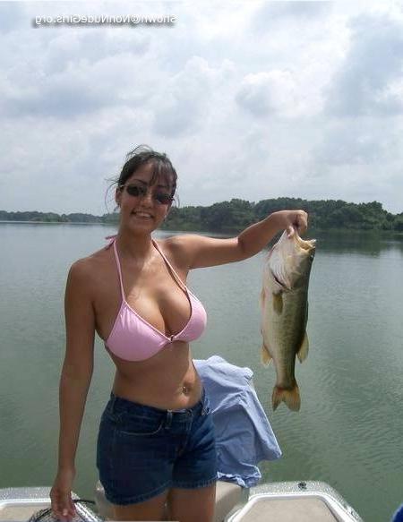 20P Amateur bikini girls sports fishing