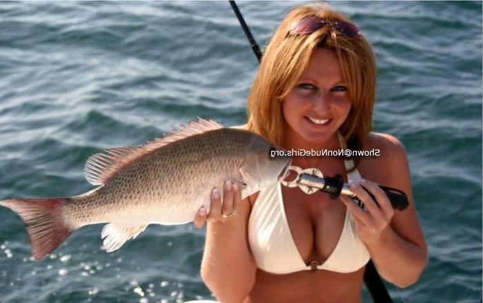 20P Amateur bikini girls sports fishing