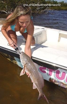 20P Amateur bikini girls sports fishing