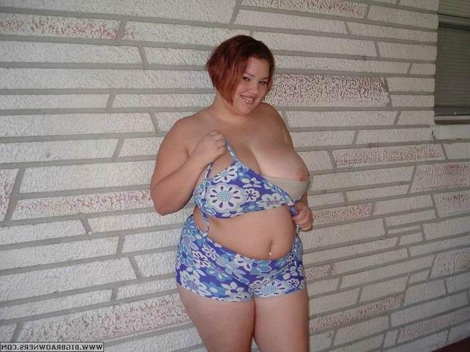 16P chubby and busty babe removing her bikini