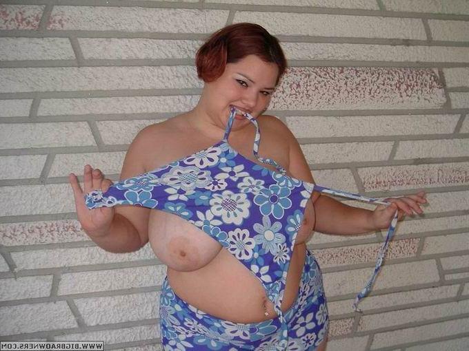 16P chubby and busty babe removing her bikini