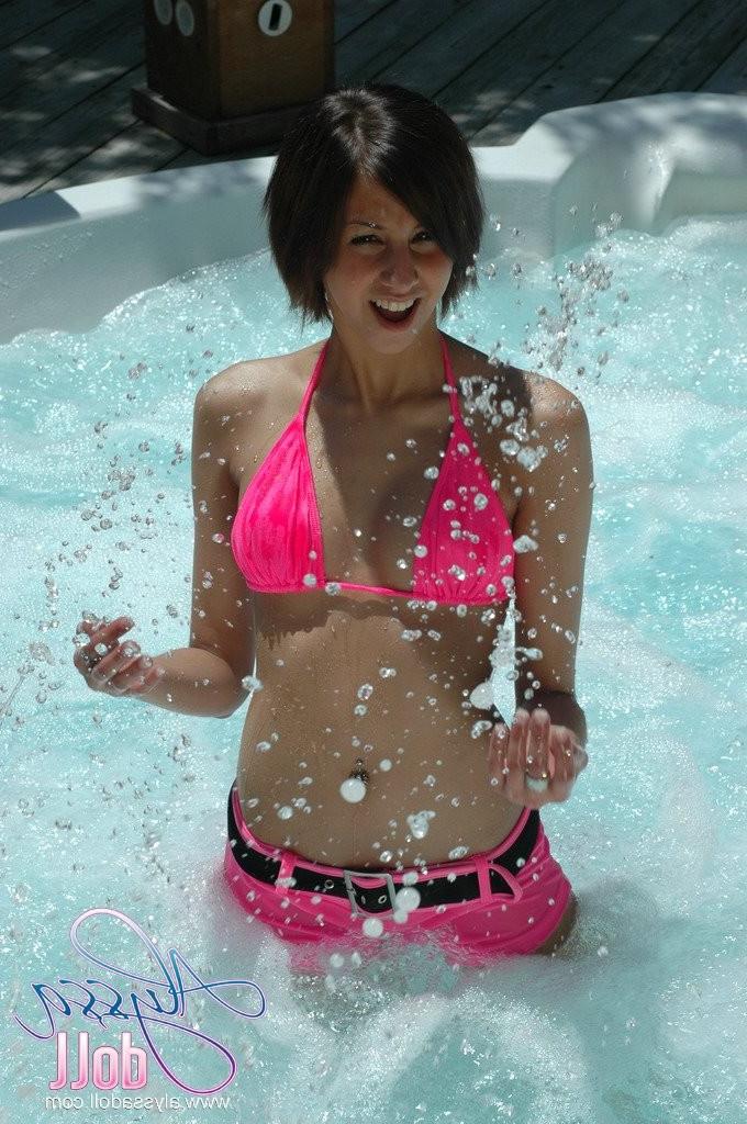 15P Gorgeous teen alyssa gets naked in the hot tub