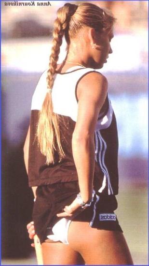 15P Sexy tennis star Anna Kournikova shows her amazing body