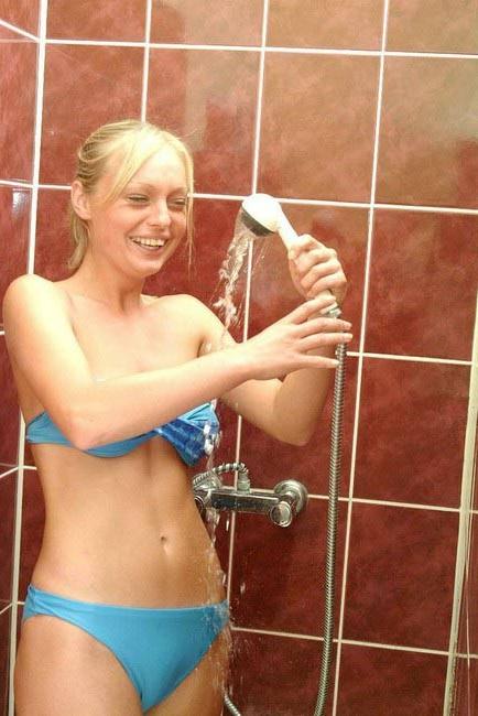 16P Bikini blonde in a shower
