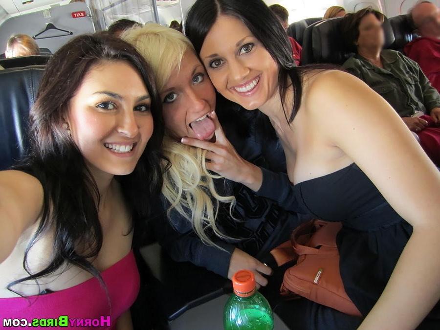 15P Amateur girlfriends party with cocks in homemade vacation pics