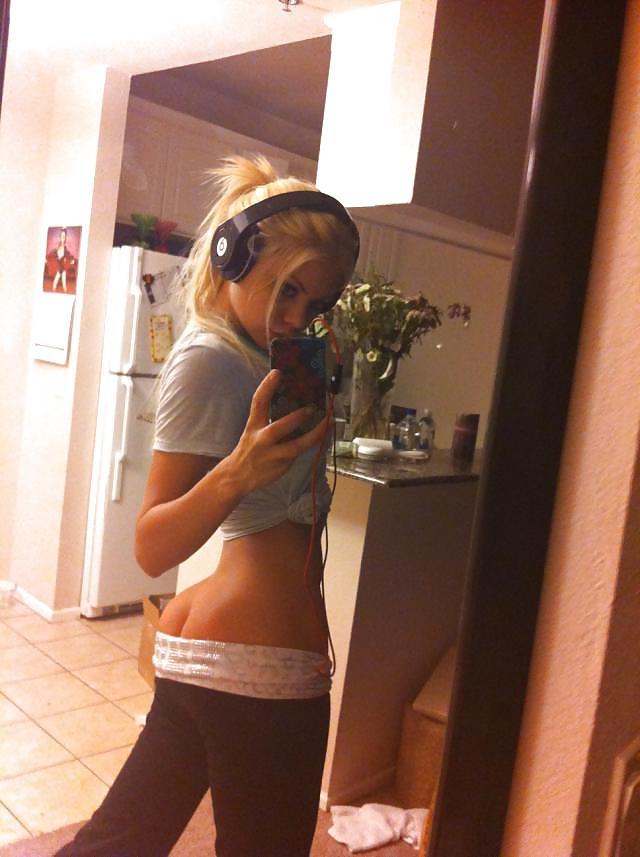 25P Self Shot Blonde Private Photos,By Blondelover.