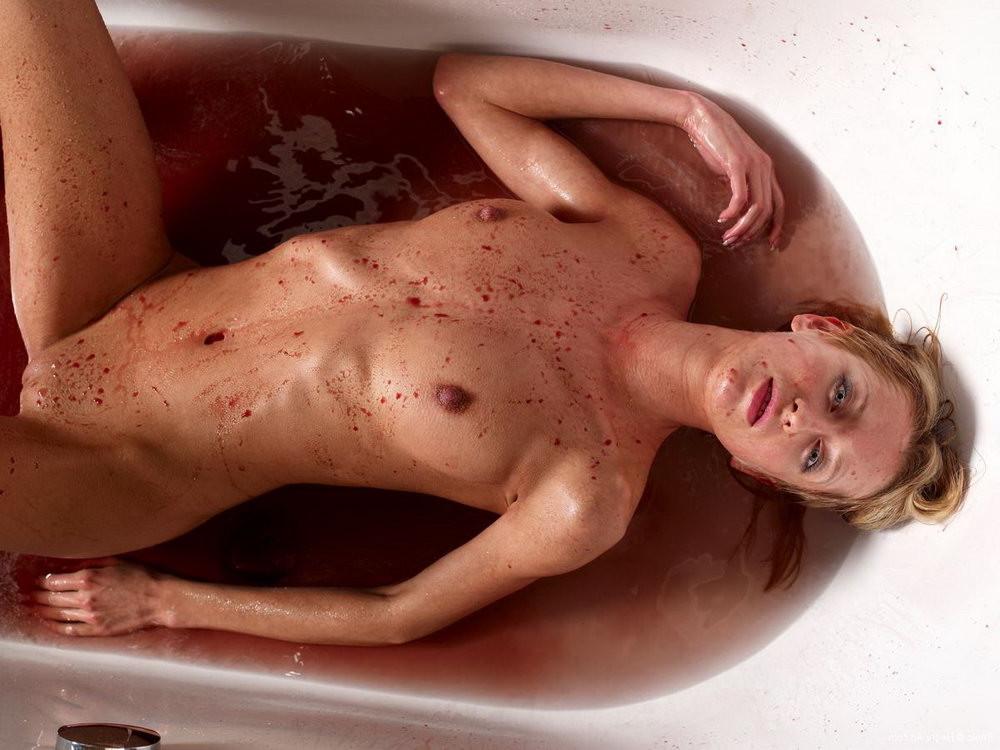 16P nude girl in bath. It's excessive menstruation? Or red wine?