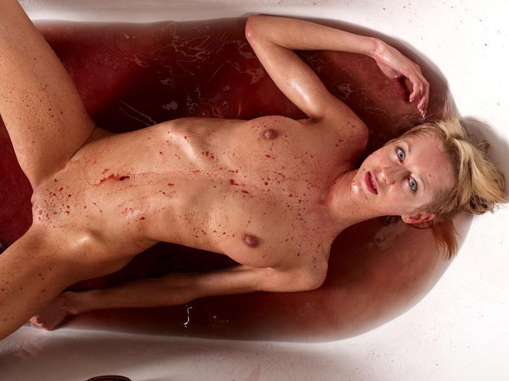 16P nude girl in bath. It's excessive menstruation? Or red wine?