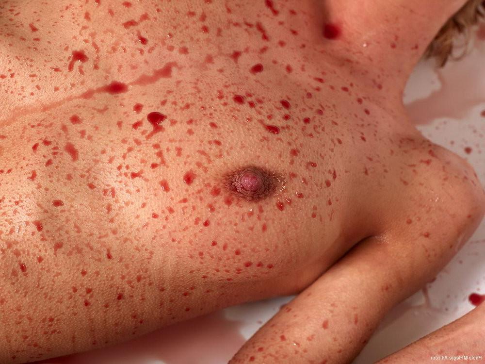 16P nude girl in bath. It's excessive menstruation? Or red wine?