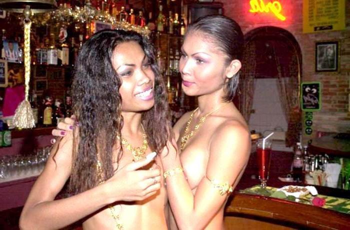 20P Nude Hispanic shemale lovers in bar