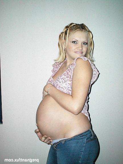 12P Sexy pregnant blonde playing with herself