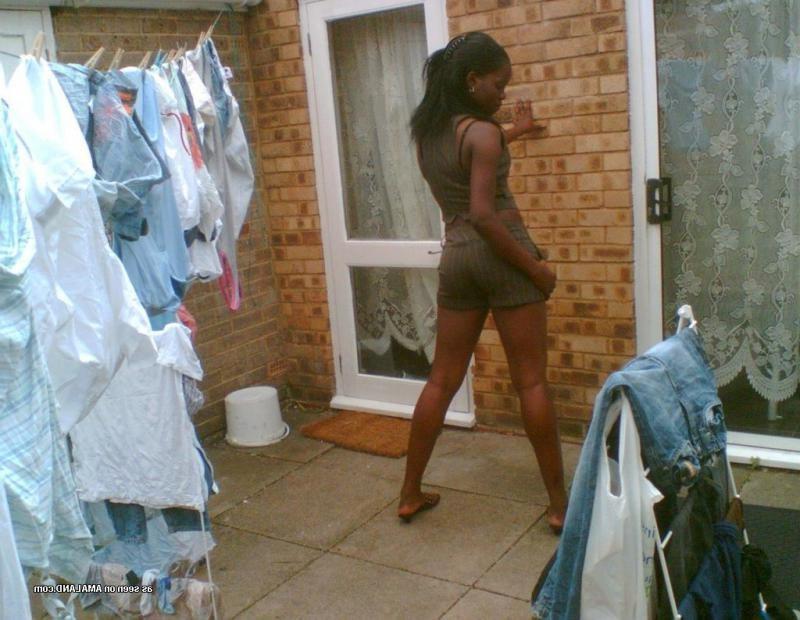 10P Kinky black bitch teasing her boyfriend on cam