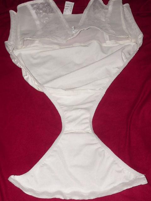 16P New bra and pantygirdle