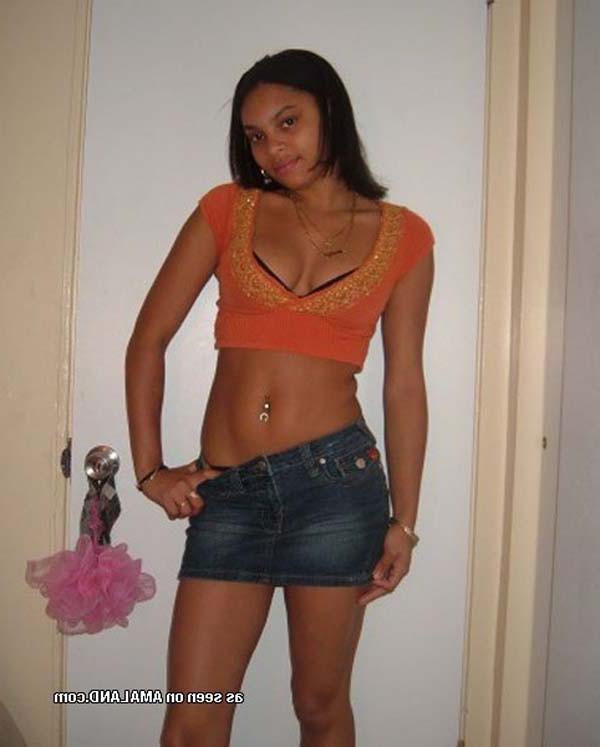 15P Ebony GF posing slutty in her room