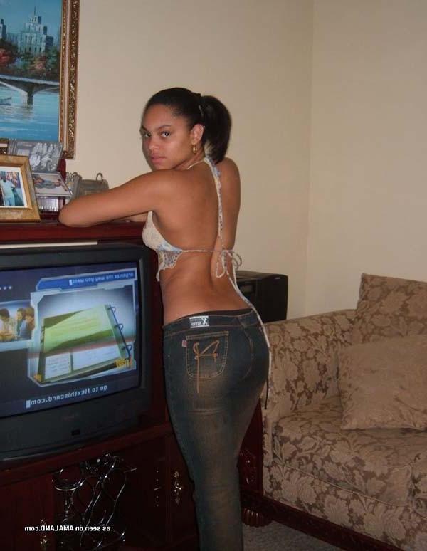 15P Ebony GF posing slutty in her room