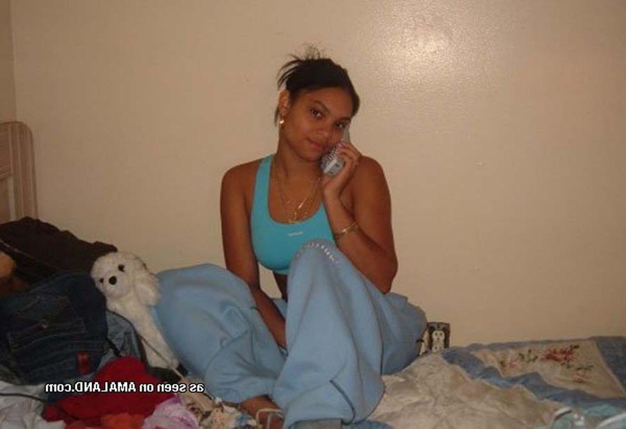 15P Ebony GF posing slutty in her room