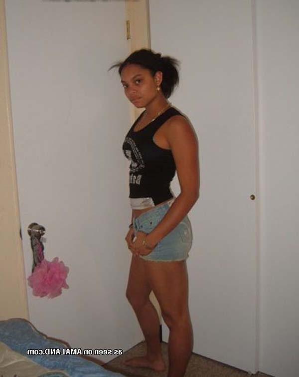 15P Ebony GF posing slutty in her room