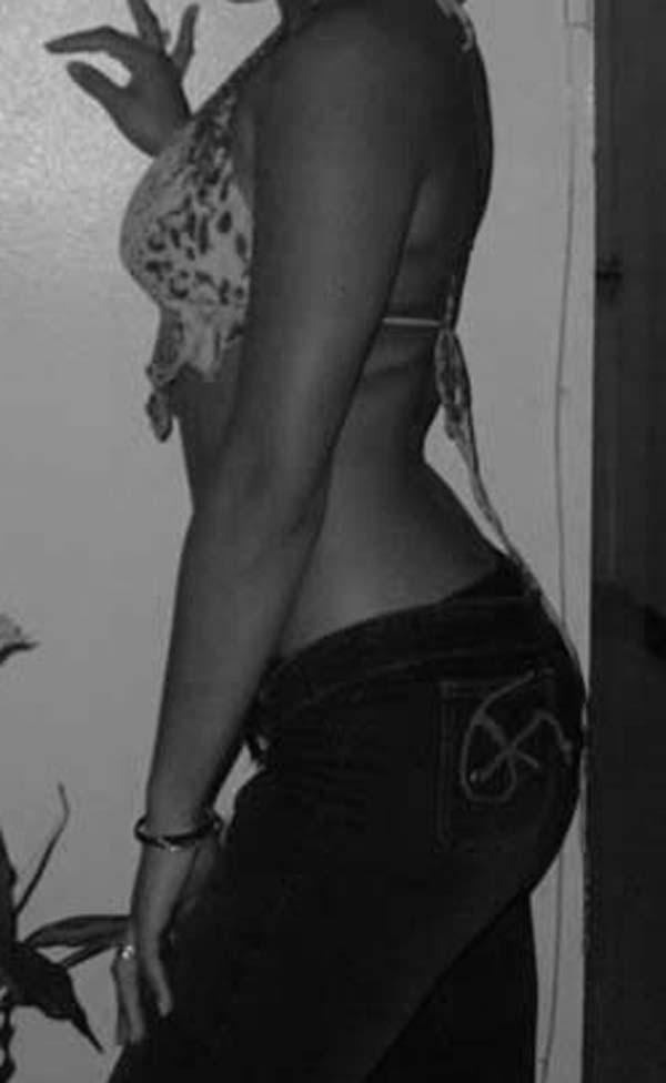 15P Ebony GF posing slutty in her room