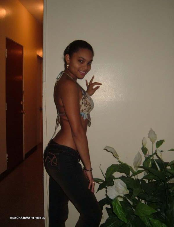 15P Ebony GF posing slutty in her room