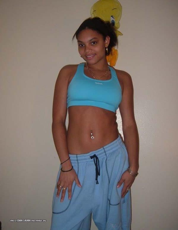 15P Ebony GF posing slutty in her room
