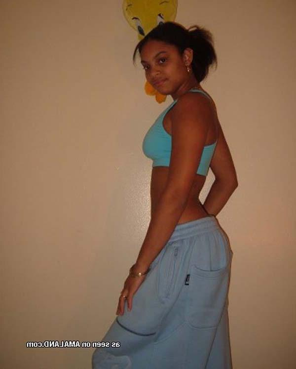 15P Ebony GF posing slutty in her room