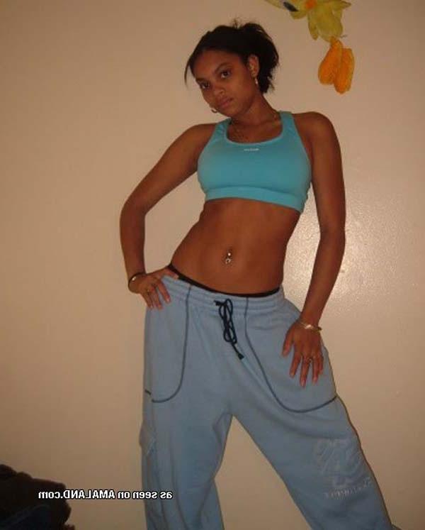 15P Ebony GF posing slutty in her room