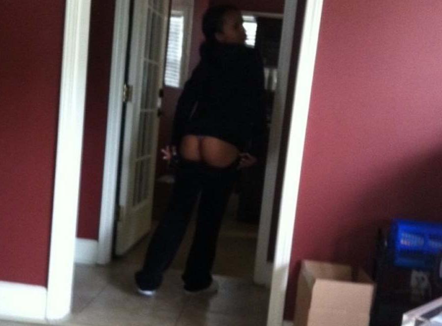 12P Ebony princess in sexy lingerie teasing