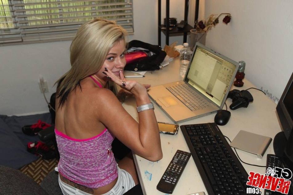 12P Gergoeus tiny teen getting nailed