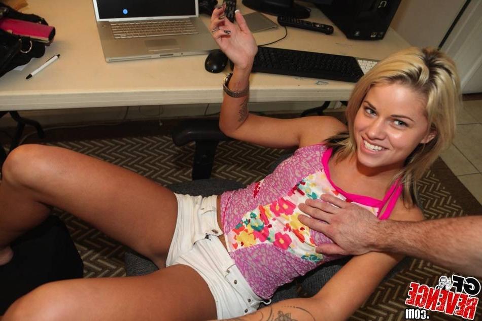 12P Gergoeus tiny teen getting nailed