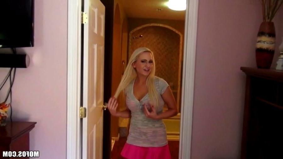 16P Fresh face Scarlett Star sucks and fucks at home