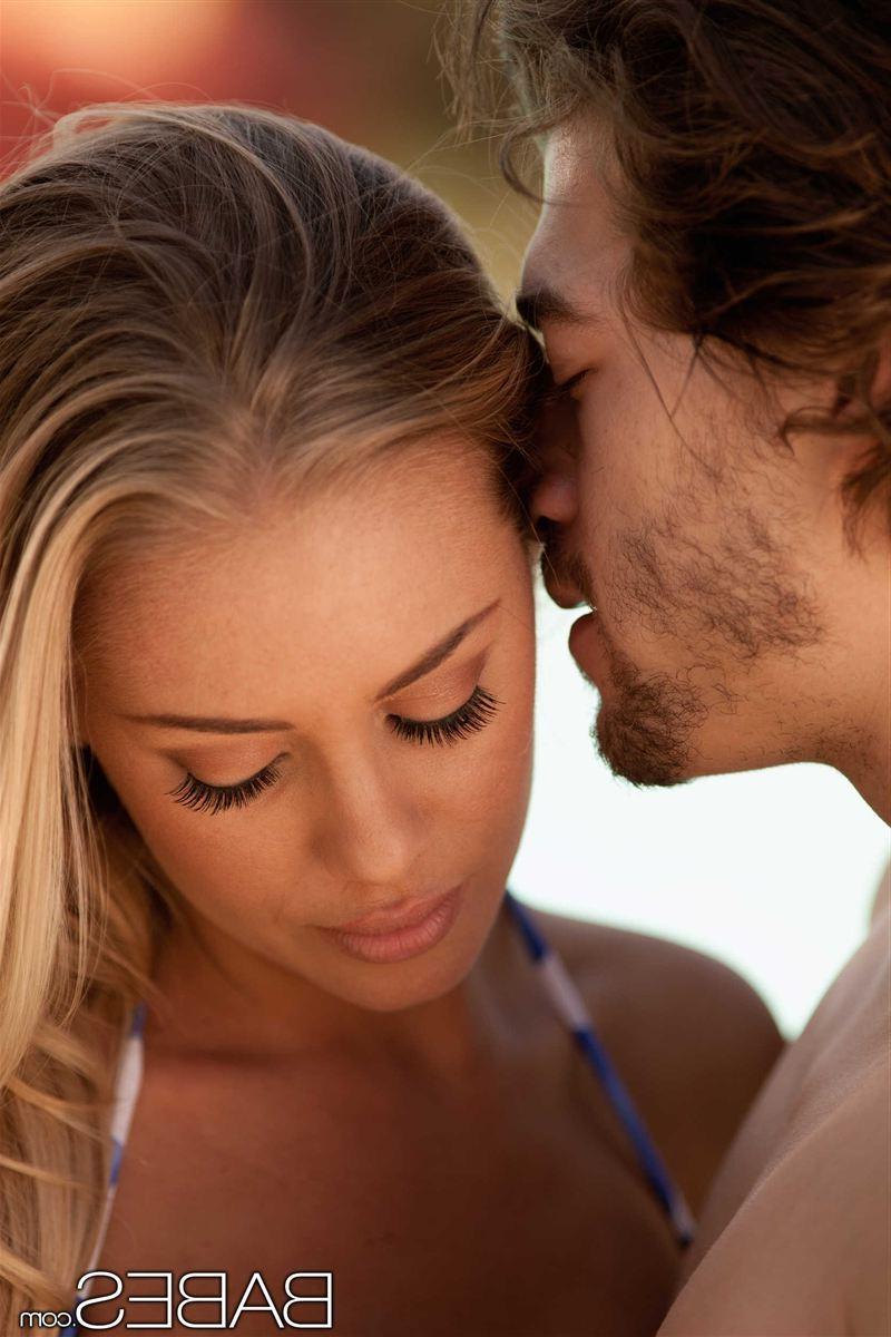 18P Nicole Aniston has an erotic picnic with her boyfriend