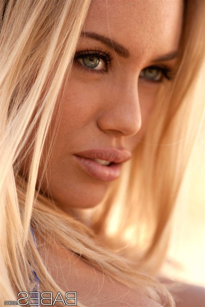 18P Nicole Aniston has an erotic picnic with her boyfriend