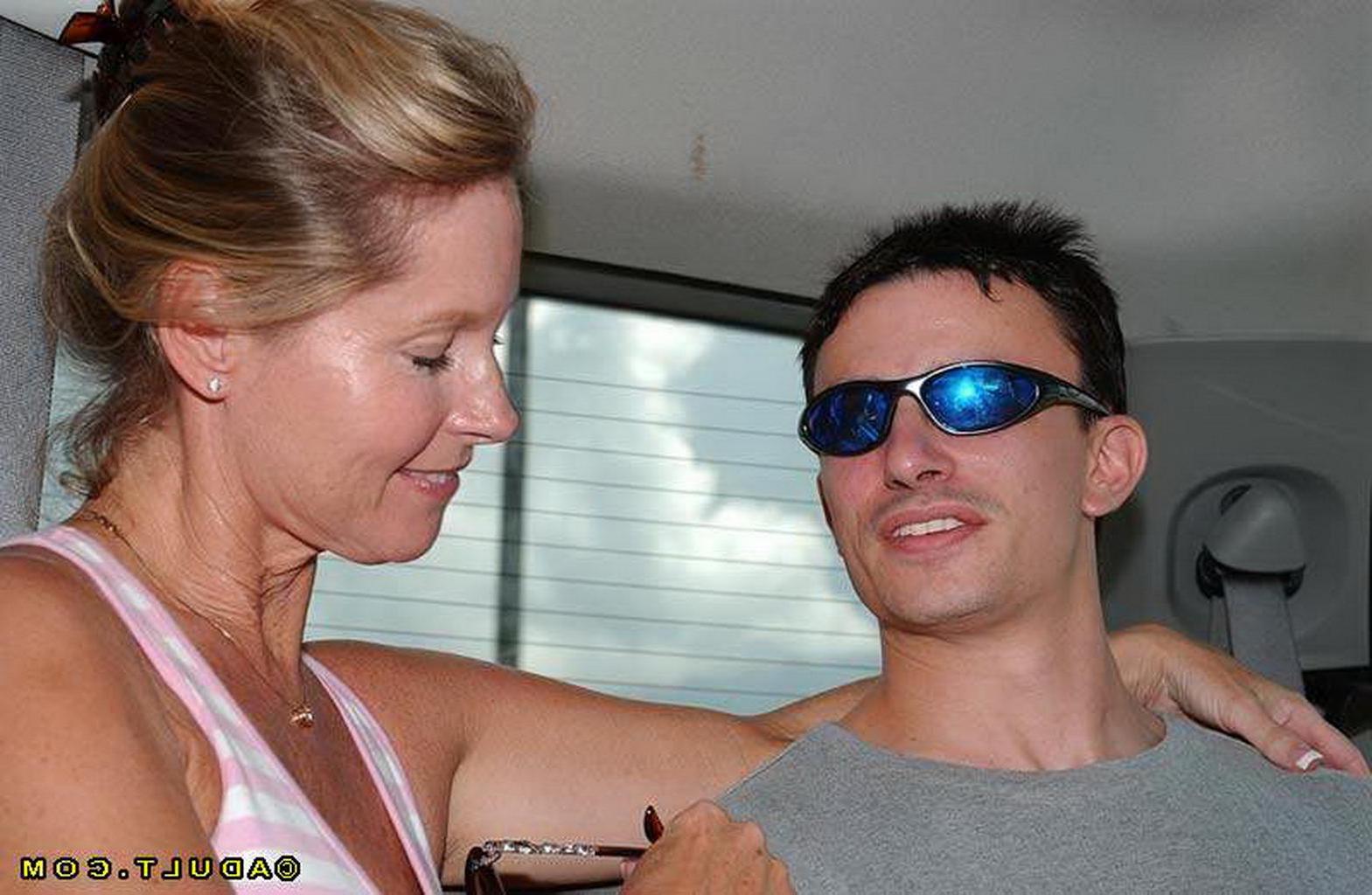 16P Sexy blonde milf fucking her boyfriend