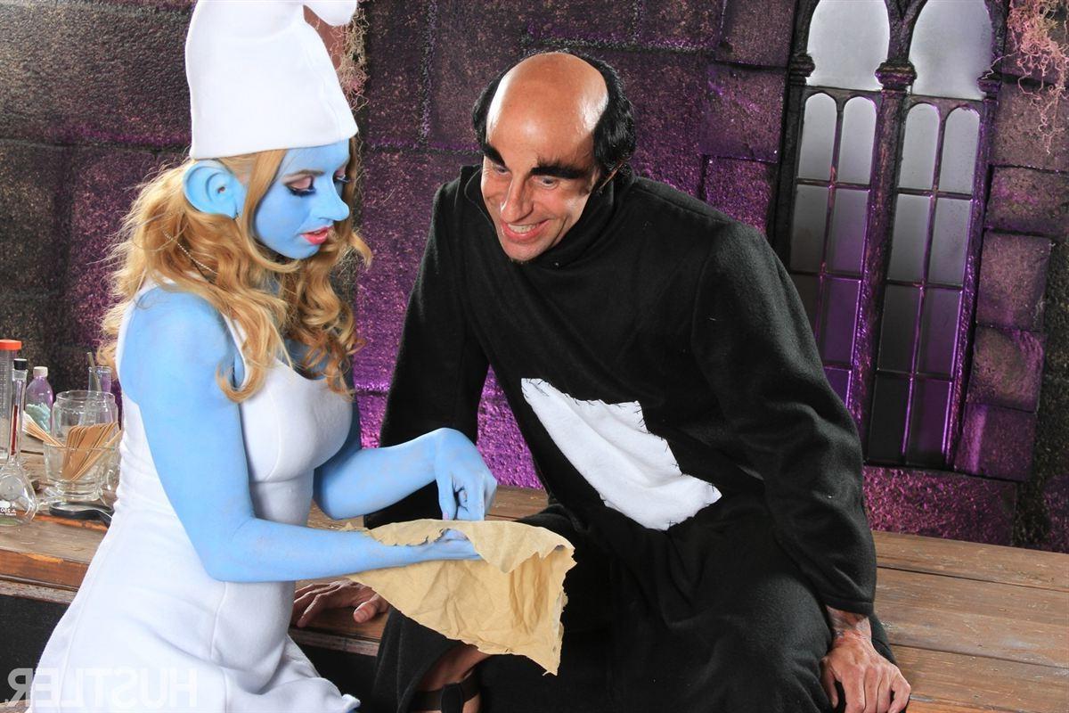 18P Lexi Belle naughty little smurf gets screwed on the bar