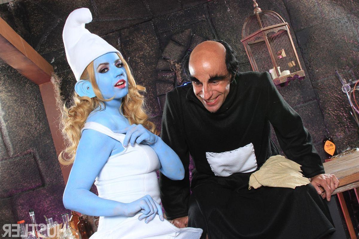 18P Lexi Belle naughty little smurf gets screwed on the bar