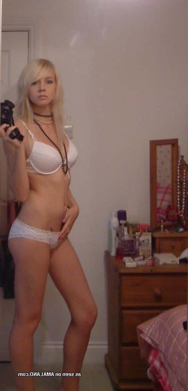 12P Solo blonde princess loves to pose