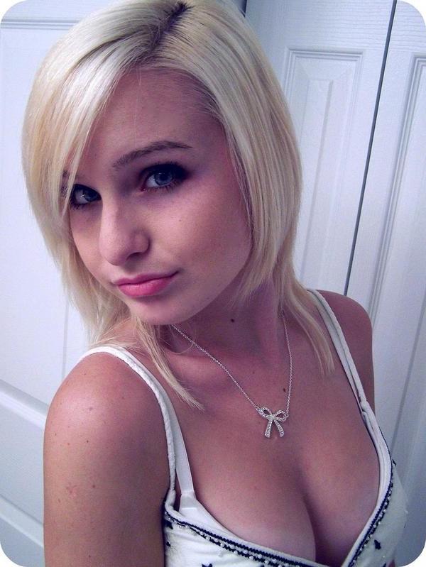 15P Cute blonde girlfriend takes photos of herself