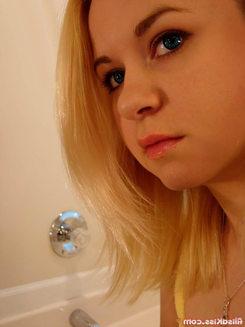 16P Busty blonde teen bathing