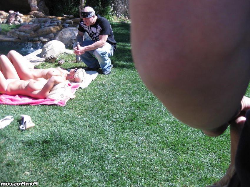 16P Gallery of  Cumshot Surprise Featuring Crista Cayden