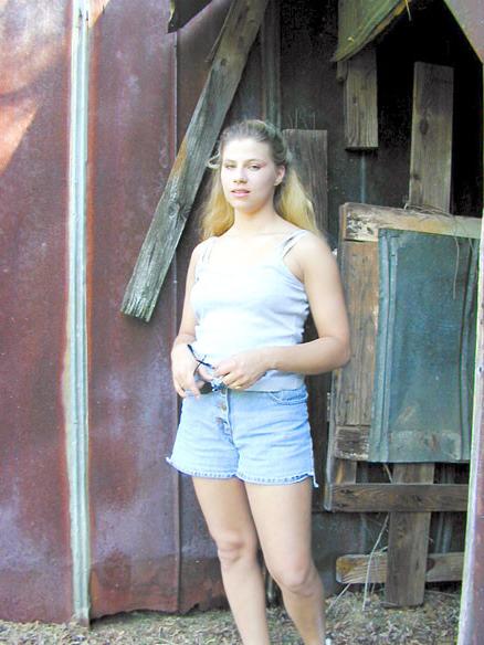 15P Young redneck girl looking for attention
