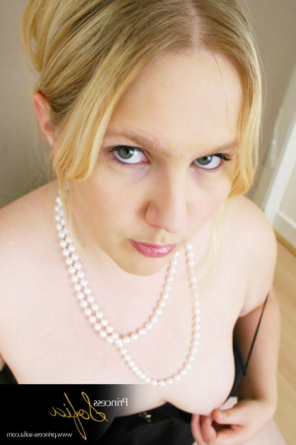 15P Blonde swedish princess plays with her nipples